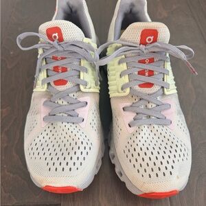 On Cloud Swift Running Shoes